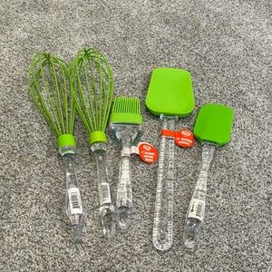 NWT Silicone Kitchen Utensils Set of 5